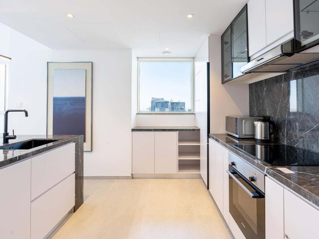 2 Bedroom Smart With A Panoramic Marina View *